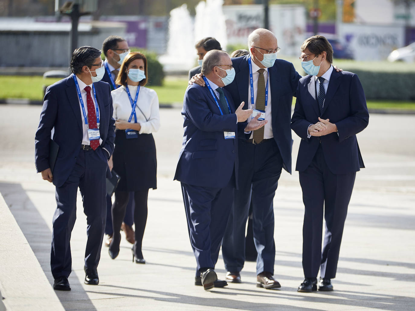 El presidente de la Generalitat, Ximo Puig, el ministro de Transportes, José Luis Ábalos, el presidente de la Asociación Valenciana de Empresarios (AVE), Vicente Boluda, y el presidente de Barceló Hotel Group, Simón Pedro Barceló, entre otros, han participado en el encuentro empresarial sobre el Corredor Mediterráneo que ha tenido lugar este jueves en Valencia.