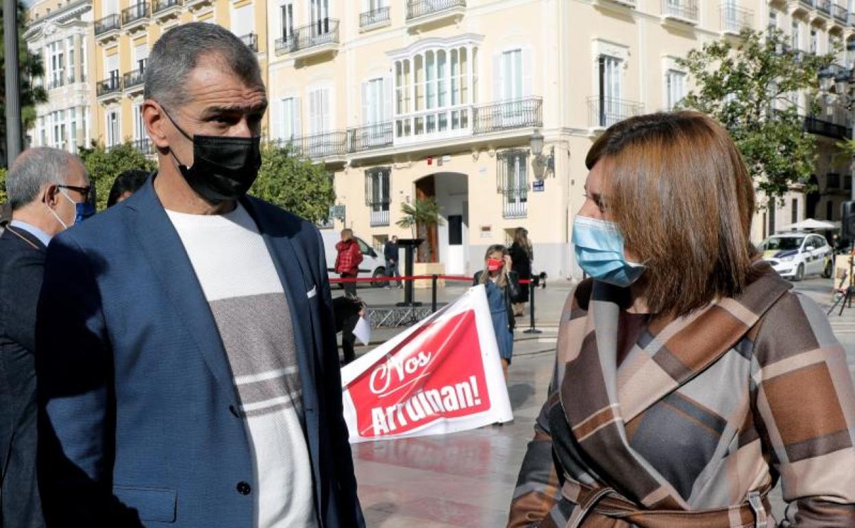 Cantó cree que Puig le ha engañado con la subida de impuestos pero dice que seguirá negociando