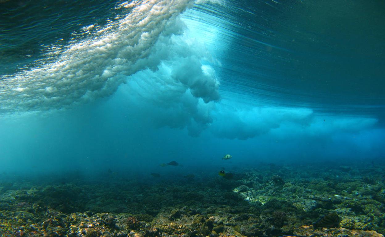 Olas submarinas profundas