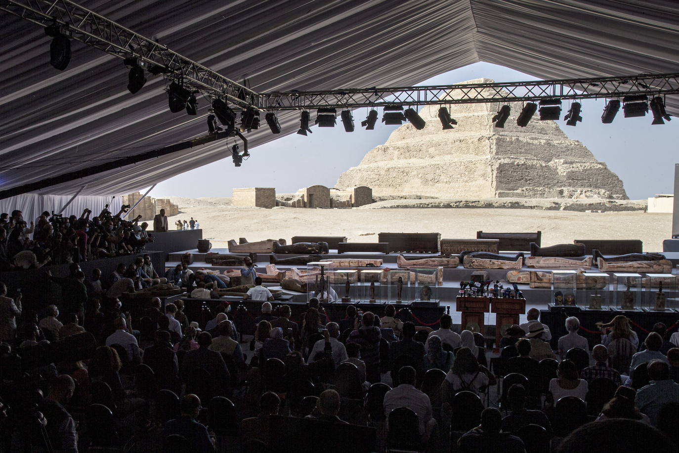 En la zona de Sakkara se suceden los hallazgos históricos desde 2018 y en esta última ocasión todo lo encontrado ha servido para conocer con mayor exactitud aspectos muy diversos de la vida egipcia de hace 2.300 años