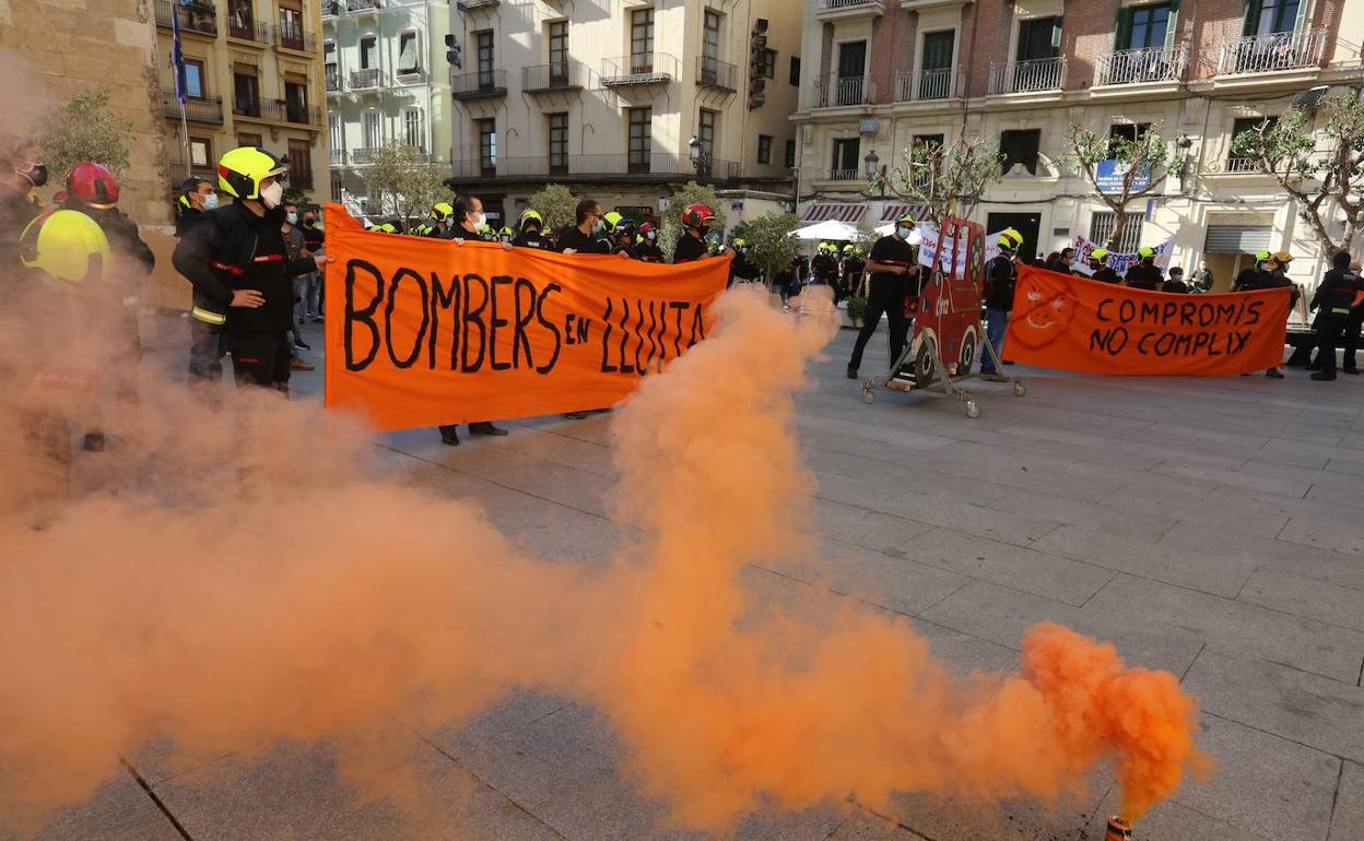 Protesta de bomberos en Valencia. 