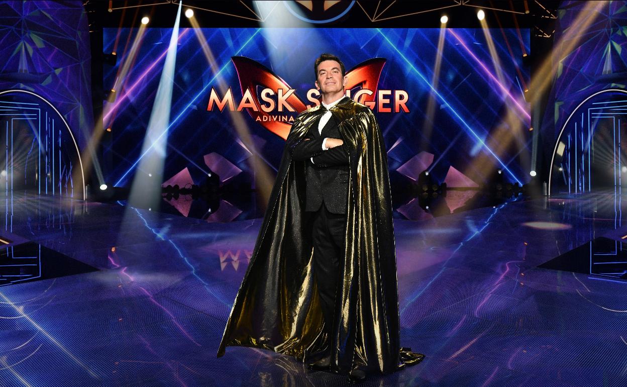 Arturo Valls posa en «Mask Singer» 