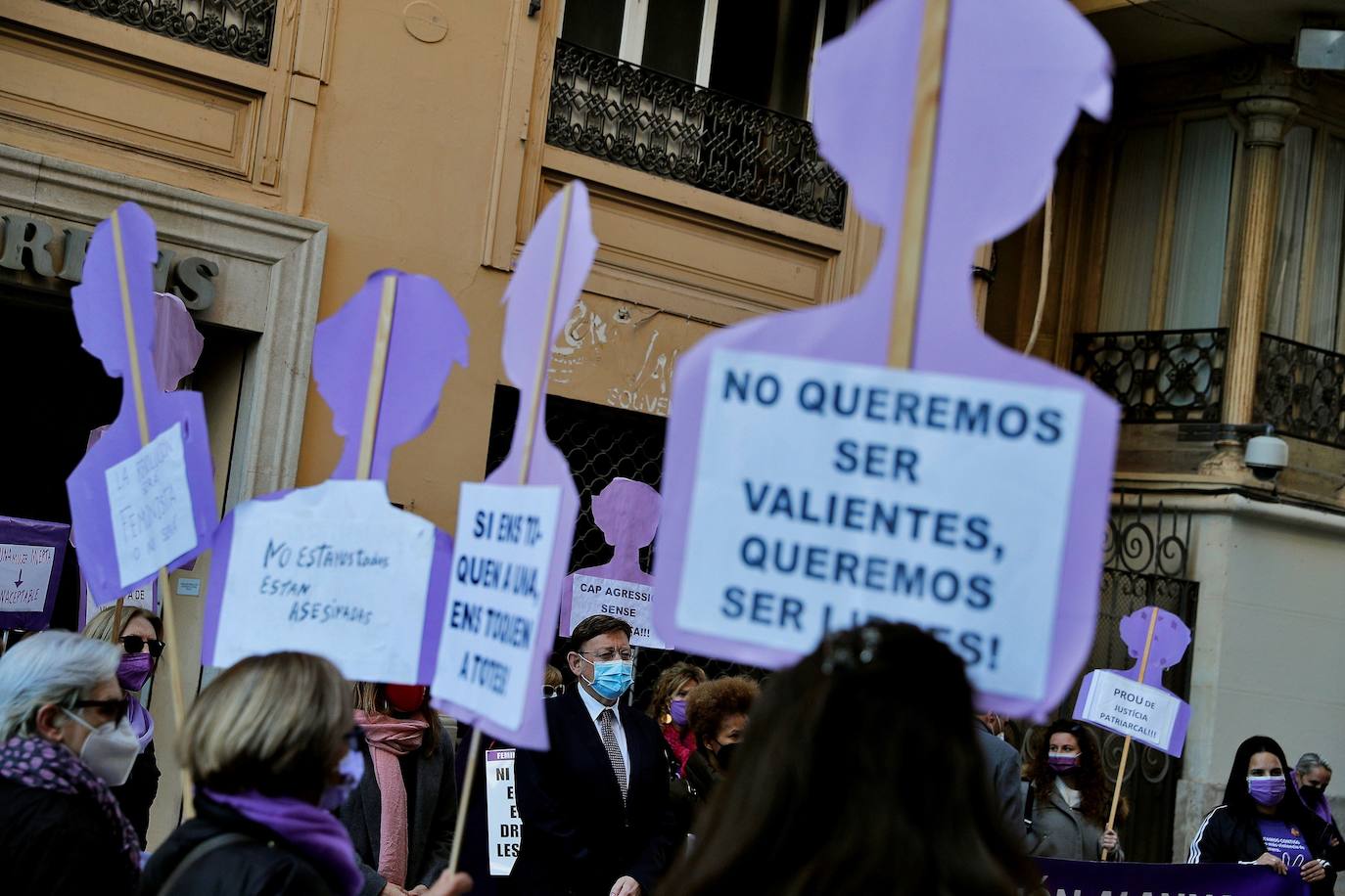 Fotos: Concentración en Valencia por el Día Internacional de la Eliminación de la Violencia contra la Mujer 2020