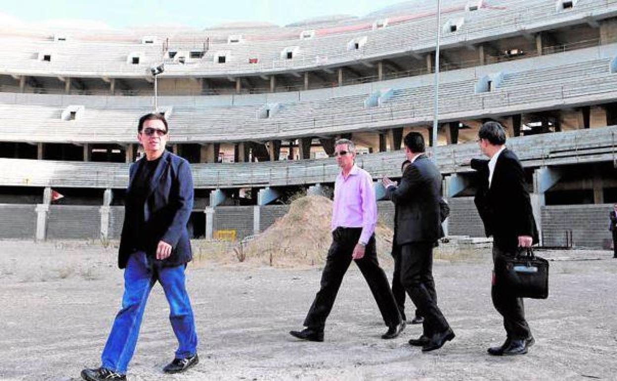 Peter Lim, en una visita al estadio