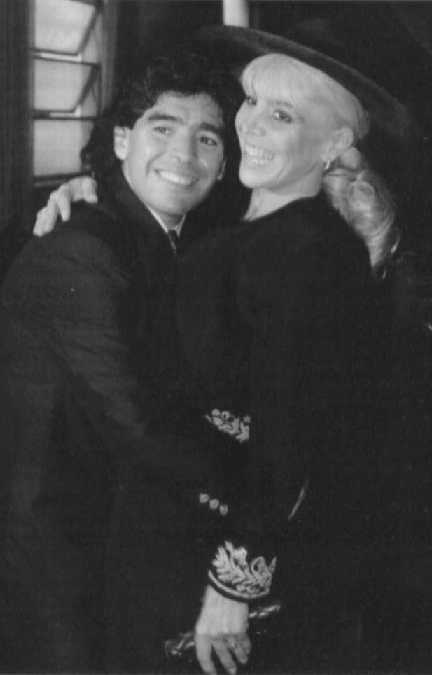 Maradona y su mujer Claudia Villafane, en 1989.