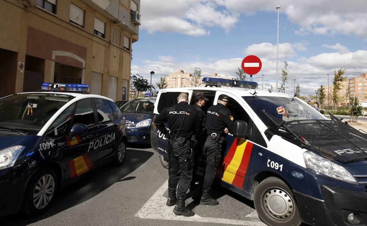 Cuatro de los detenidos son de nacionalidad sueca y el quinto es español. 