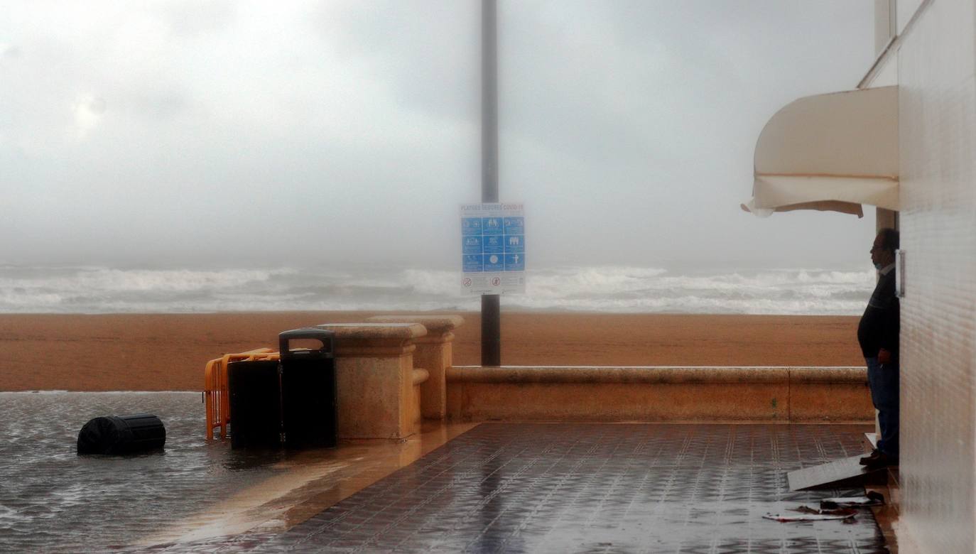 Fuerte tromba de agua en la ciudad de Valencia.