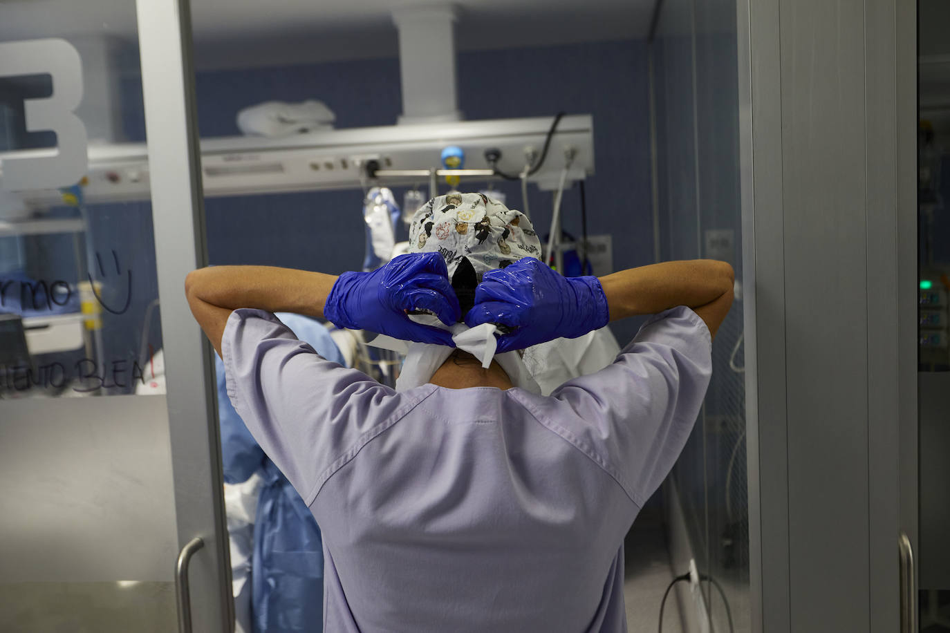 Así se trabaja en el Hospital Arnau de Vilanova de Valencia durante la segunda ola del coronavirus.