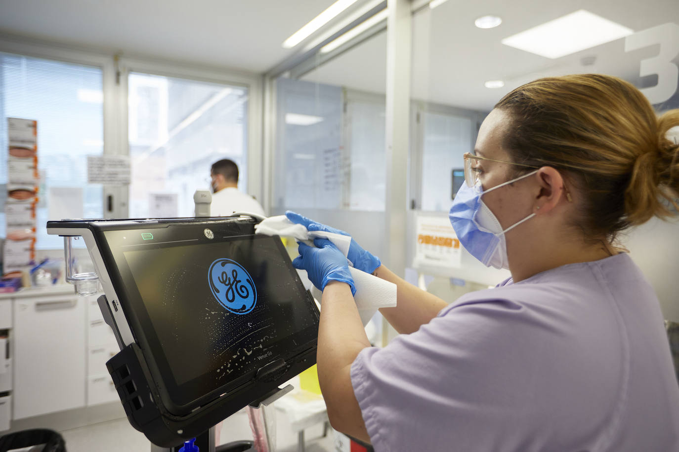 Así se trabaja en el Hospital Arnau de Vilanova de Valencia durante la segunda ola del coronavirus.