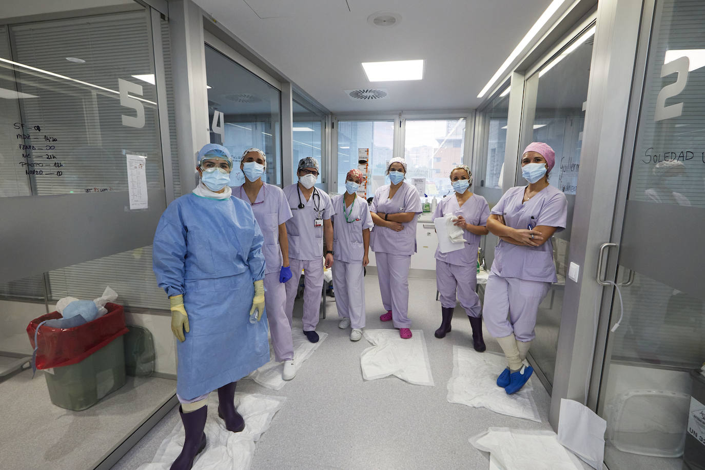 Así se trabaja en el Hospital Arnau de Vilanova de Valencia durante la segunda ola del coronavirus.