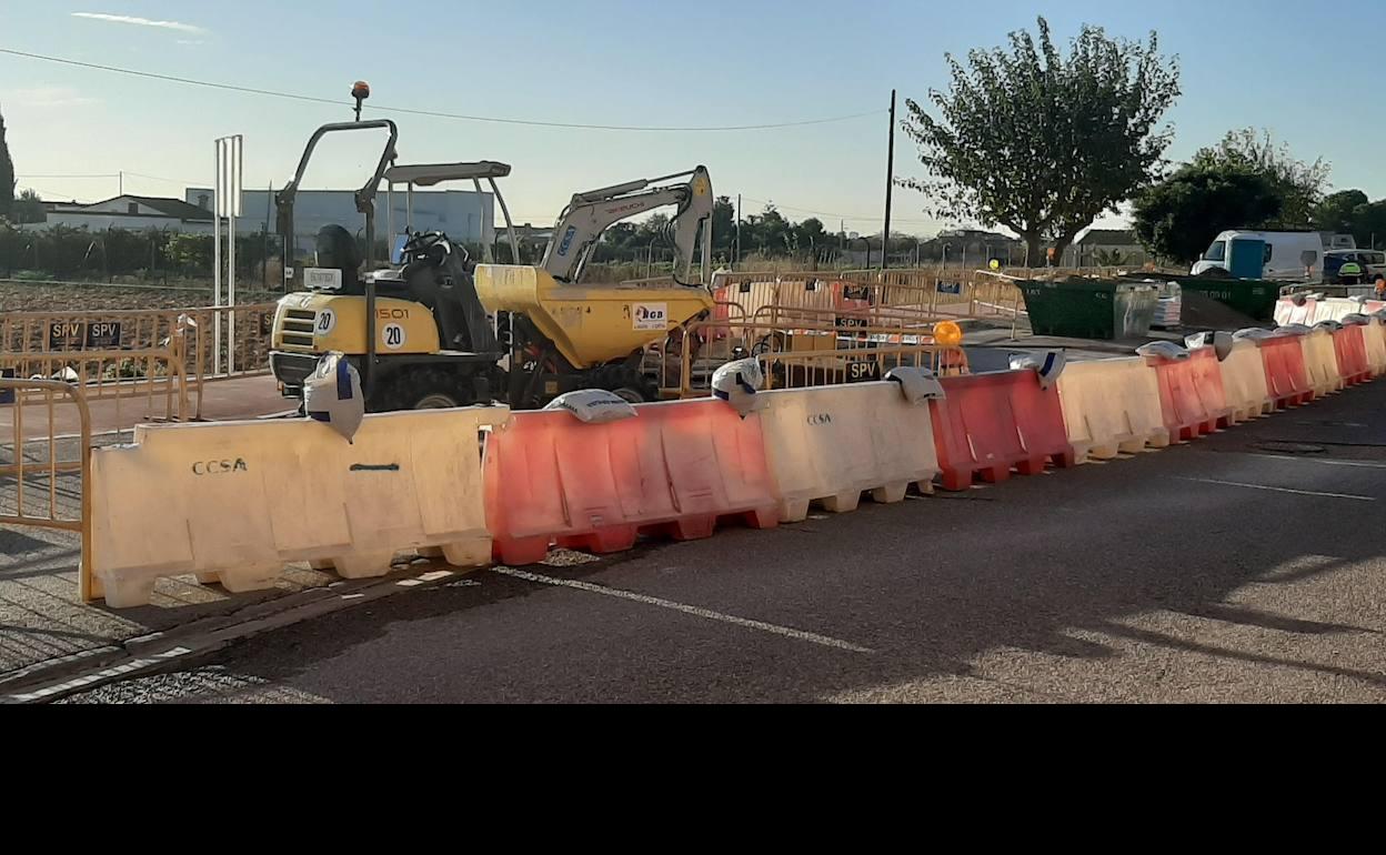 Las obras que se están llevando a cabo en la calle Mestre Serrano. 