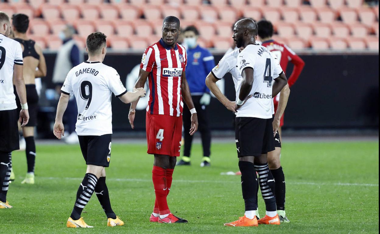 Gameiro, Kondogbia y Mangala