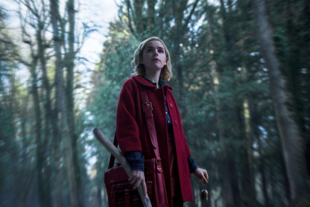 'Las escalofriantes aventuras de Sabrina'. Sabrina es mitad humana y mitad bruja. En la serie se debate constantemente entre dos mundos: el de la magia de su familia y el mundo real de sus amigos, el de los mortales o el de la Iglesia de la Noche. 