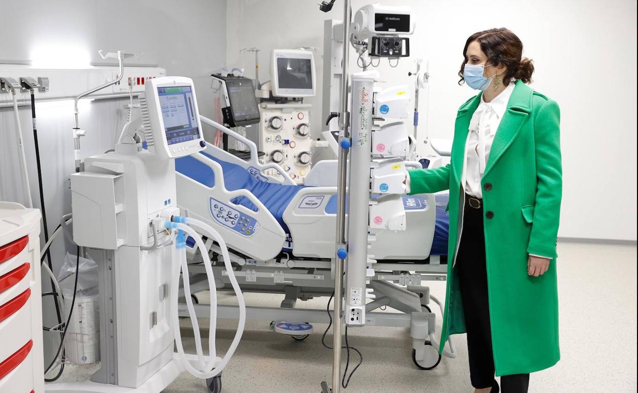 Isabel Díaz Ayuso inaugura el hospital Enfermera Isabel Zendal.