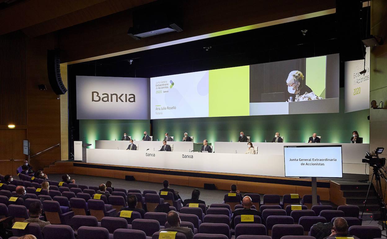 Vista general de la junta extraordinaria de accionistas de Bankia  celebrada en Valencia. 