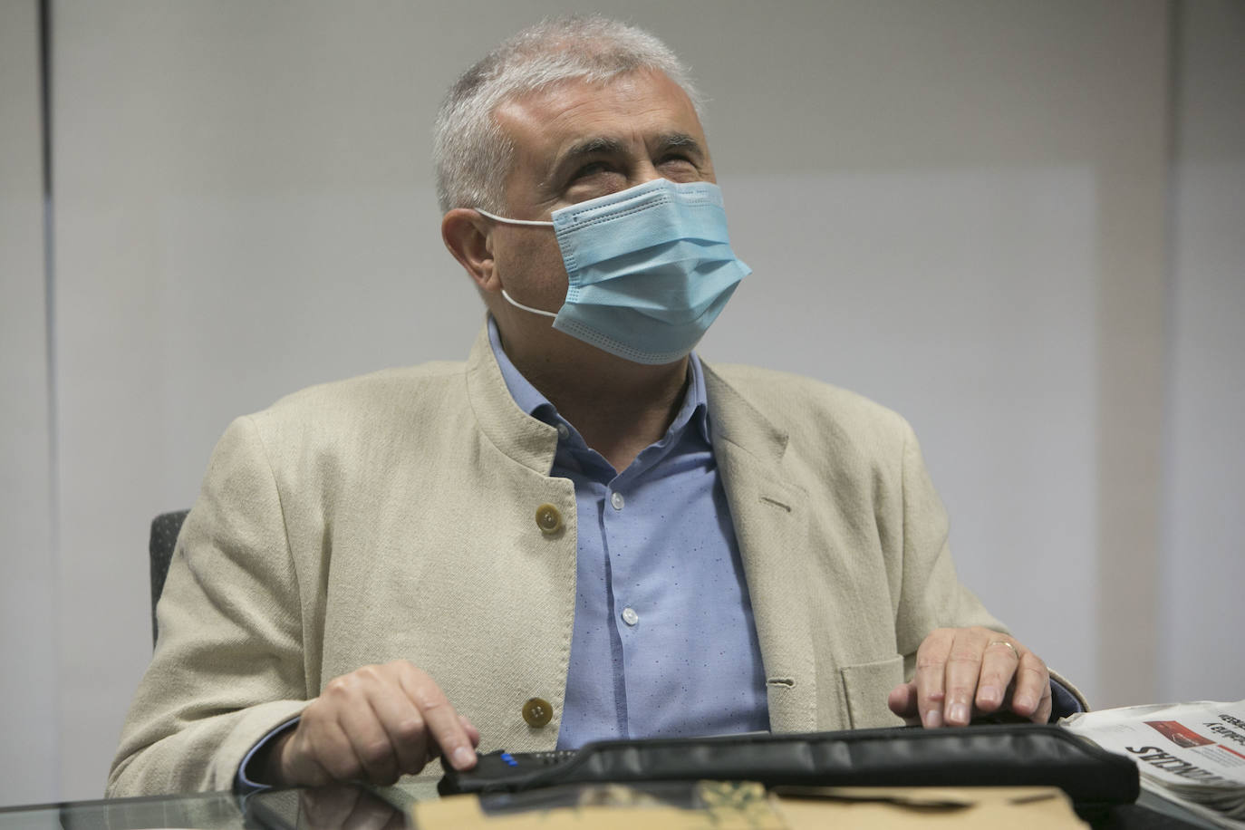 En conmemoración del Día Internacional de las Personas con Discapacidad LAS PROVINCIAS y Caixa Popular convocaron una mesa de expertos en la que participaron Elena Albert, directora general de Diversidad Funcional; Enrique Llin, presidente del Consejo Territorial de la ONCE en la Comunitat Valenciana; Miguel Montagut, director de Zona de Caixa Popular; Albert Marí, tesorero de COCEMFE Valencia; y María Escrivà, gerente de Impremta La Plaça, empresa pionera en integración.