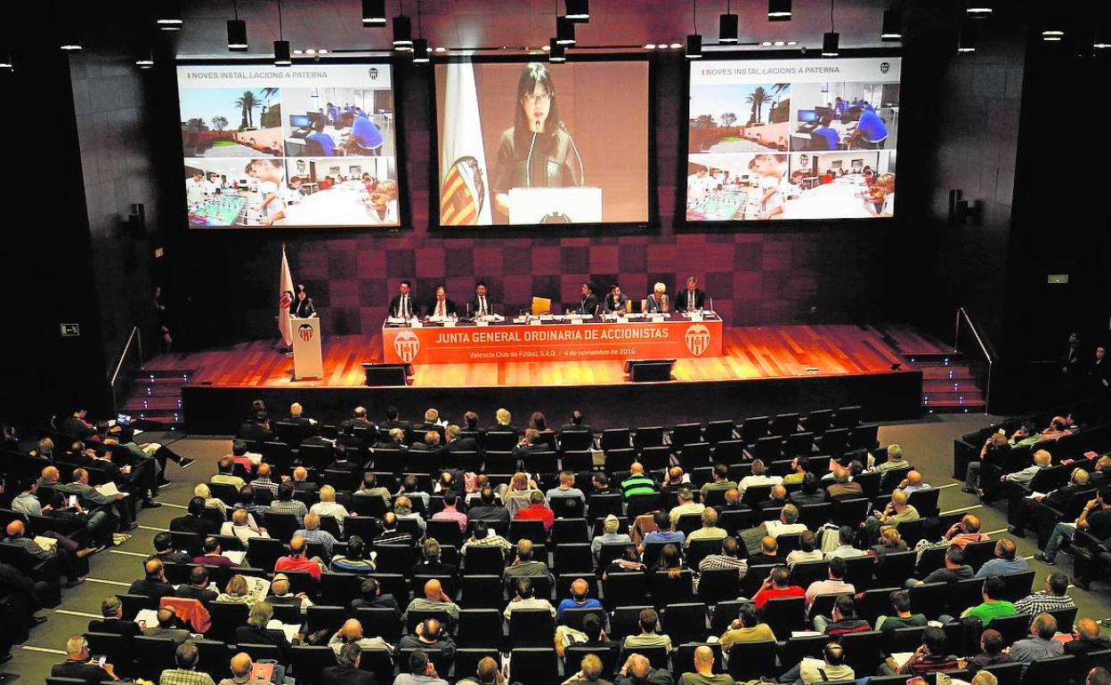 Las juntas de accionistas se encogen desde la llegada de Lim