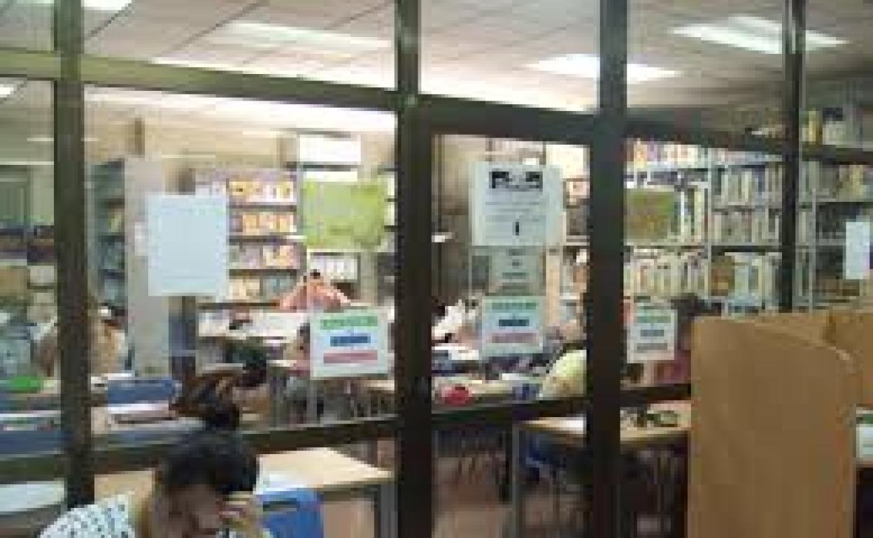 La Biblioteca de Sueca amplía su horario en diciembre y enero para los universitarios