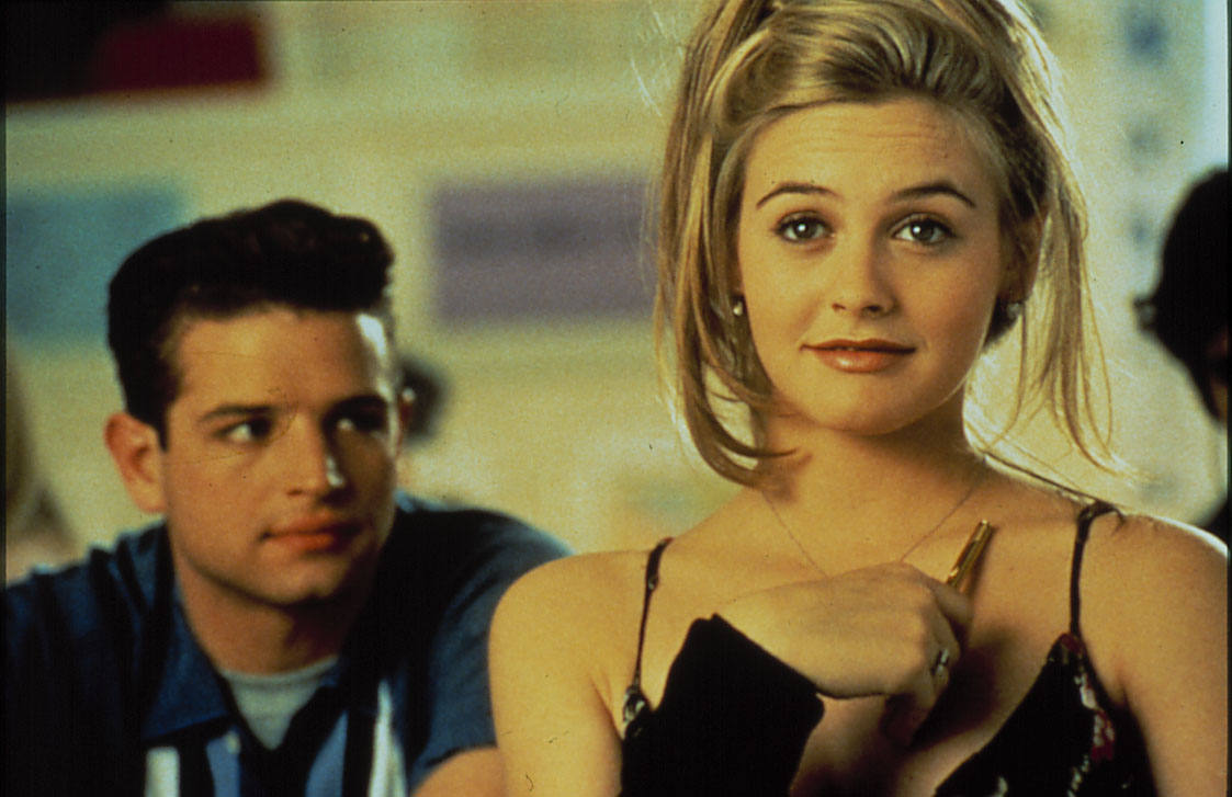 Alicia Silverstone hizo su debut cinematográfico a los 17 años en The Crush (1993), y ganó más reconocimientos como ídolo adolescente cuando apareció, a la misma edad, en el video musical para Aerosmith 'Crazy'.