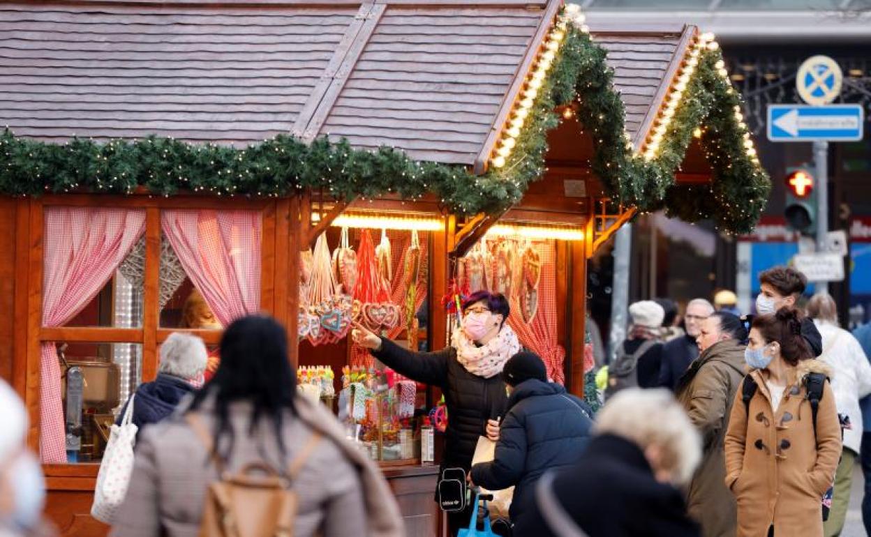 Mercadillo navideño en la ciudad de Berlín. 