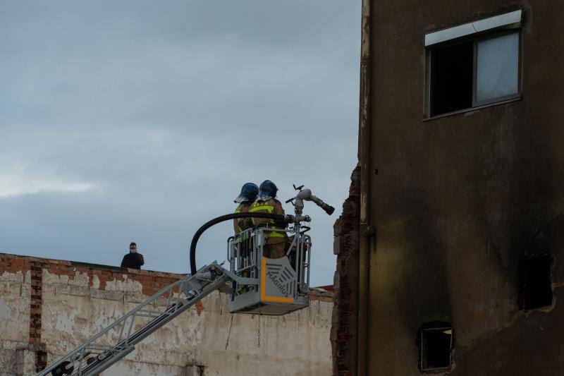 Fotos: Imágenes del trágico incendio de Badalona