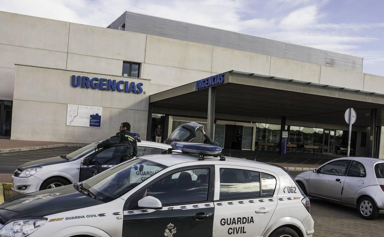 Acceso a urgencias del Hospital de Torrevieja. 