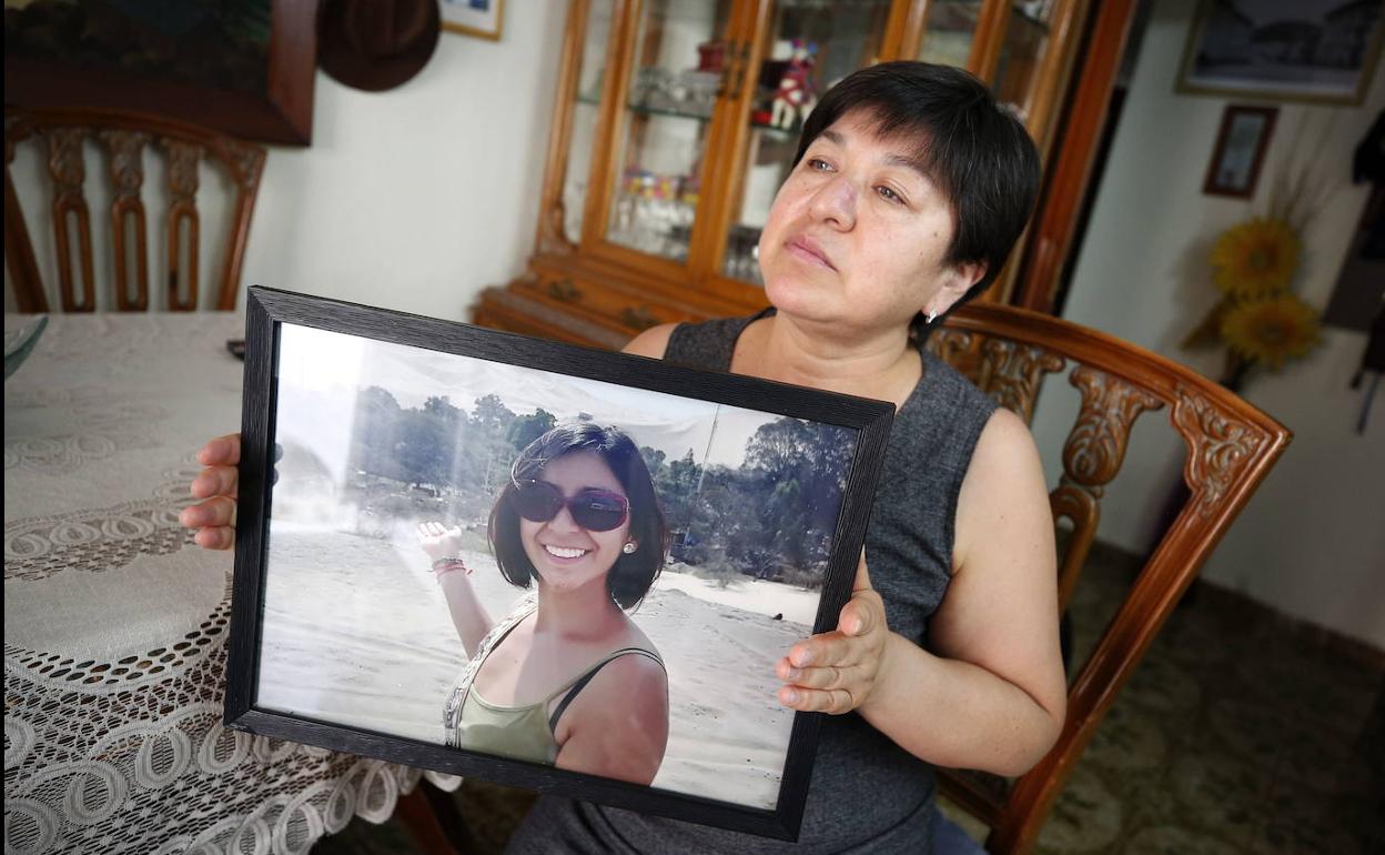 «Me quedo sin justicia y sin el cuerpo de mi hija Nathaly»