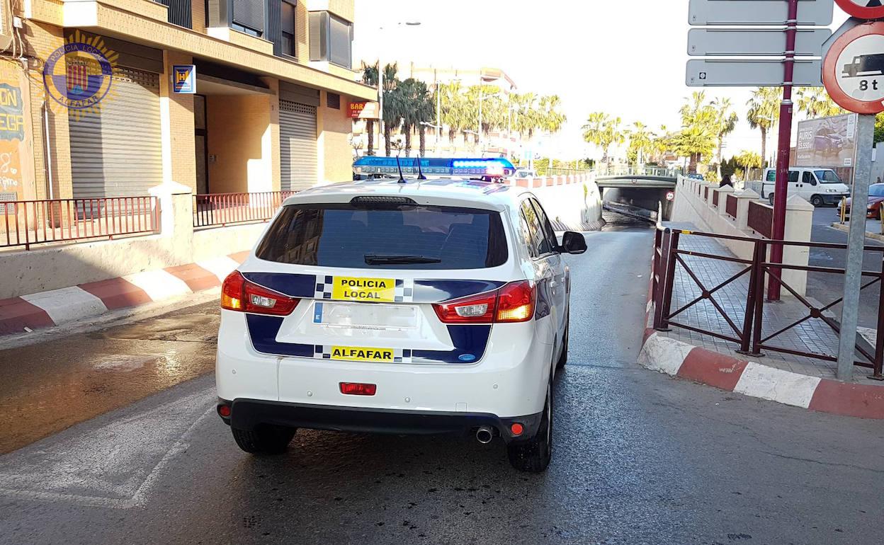 Un vehículo policial de Alfafar. 