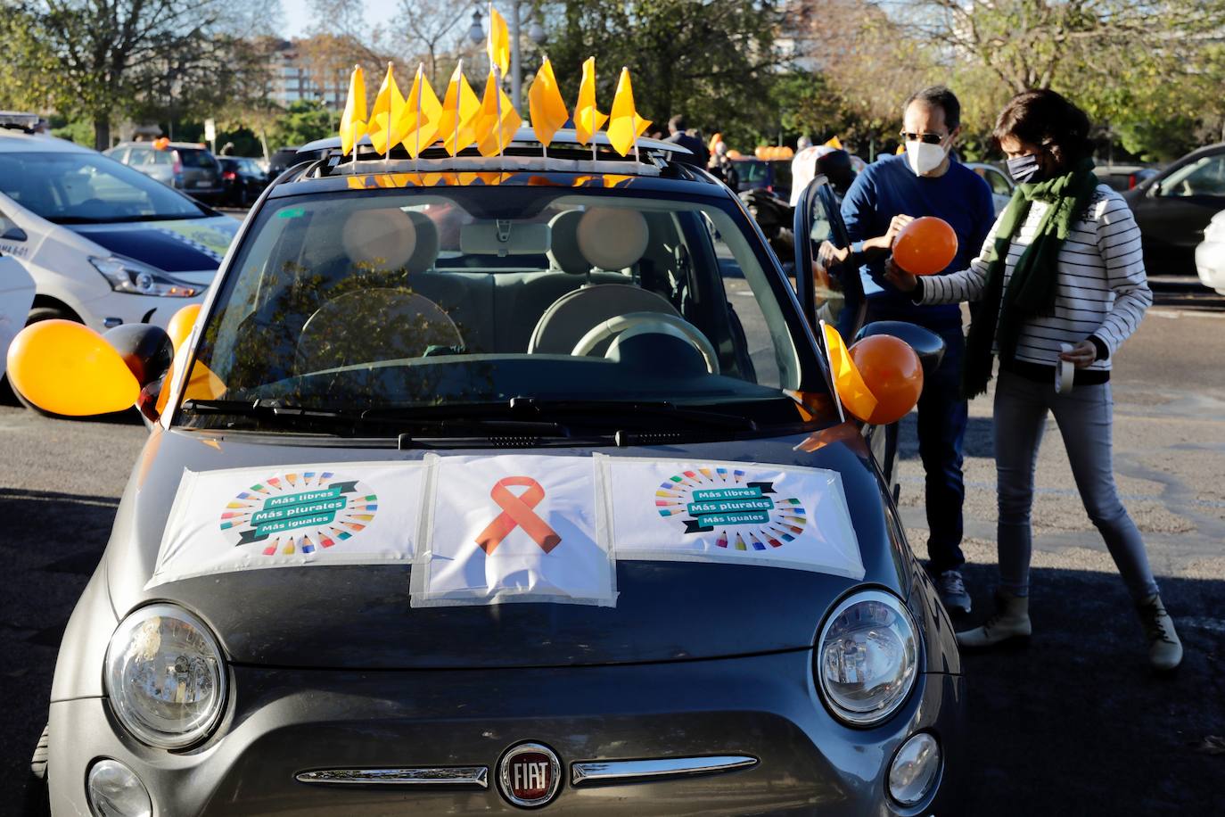 La manifestación en coche contra la Lomloe recorre algunas de las principales vías de Valencia. La protesta, impulsada a nivel nacional por la plataforma 'Concertados', reúne a los detractores de la Ley Celaá en un recorrido iniciado en el paseo de la Alameda y que atraviesa las Grandes Vías, el paseo de la Pechina, las calles Blanquerías, Conde de Trenor, Pintor López y Paseo Ciudadela y el puente de las Flores