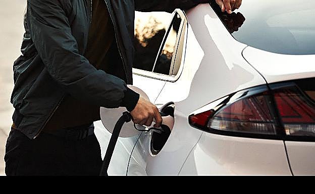 Una electroescuela audiovisual rompe mitos sobre el coche eléctrico