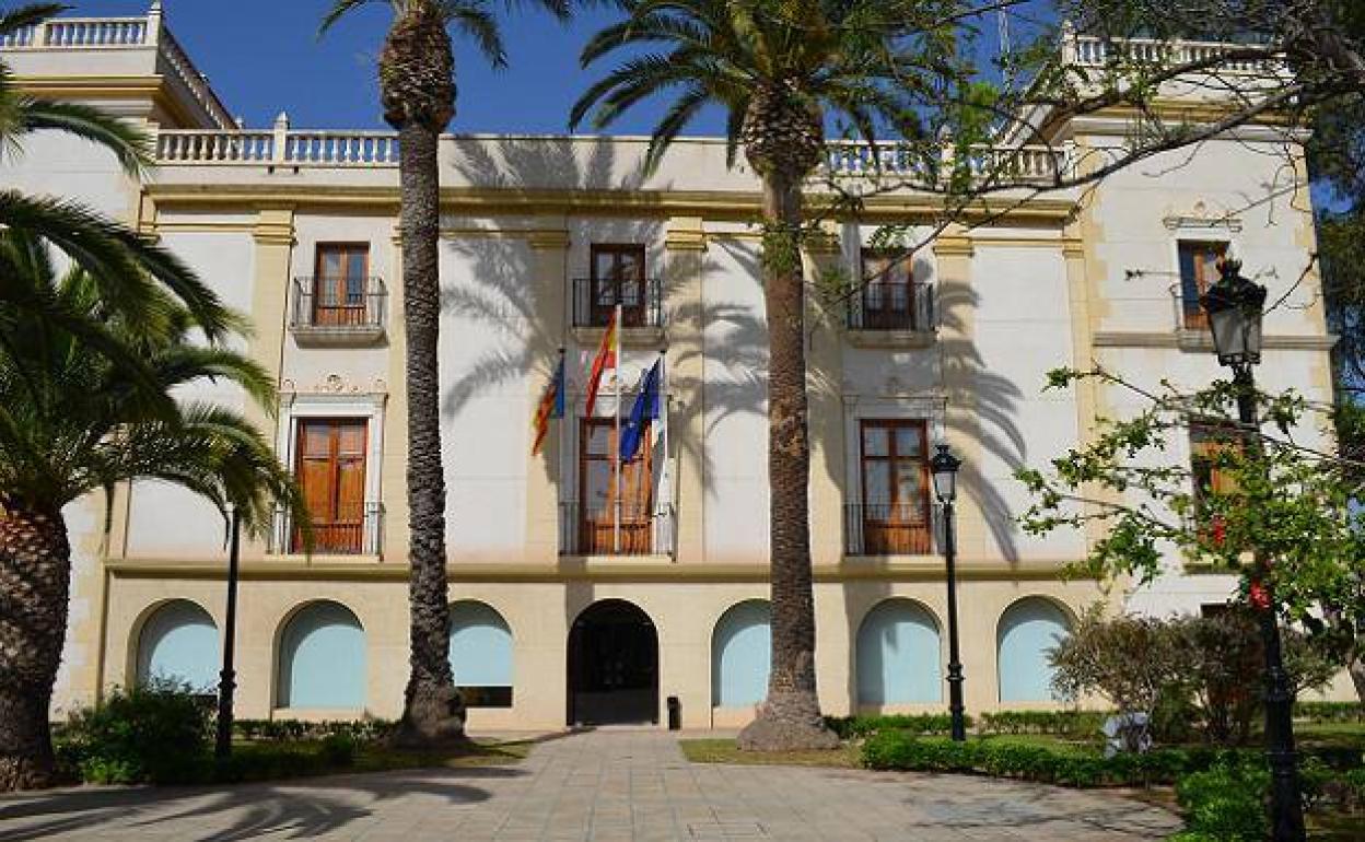 Las dependencias municipales. 