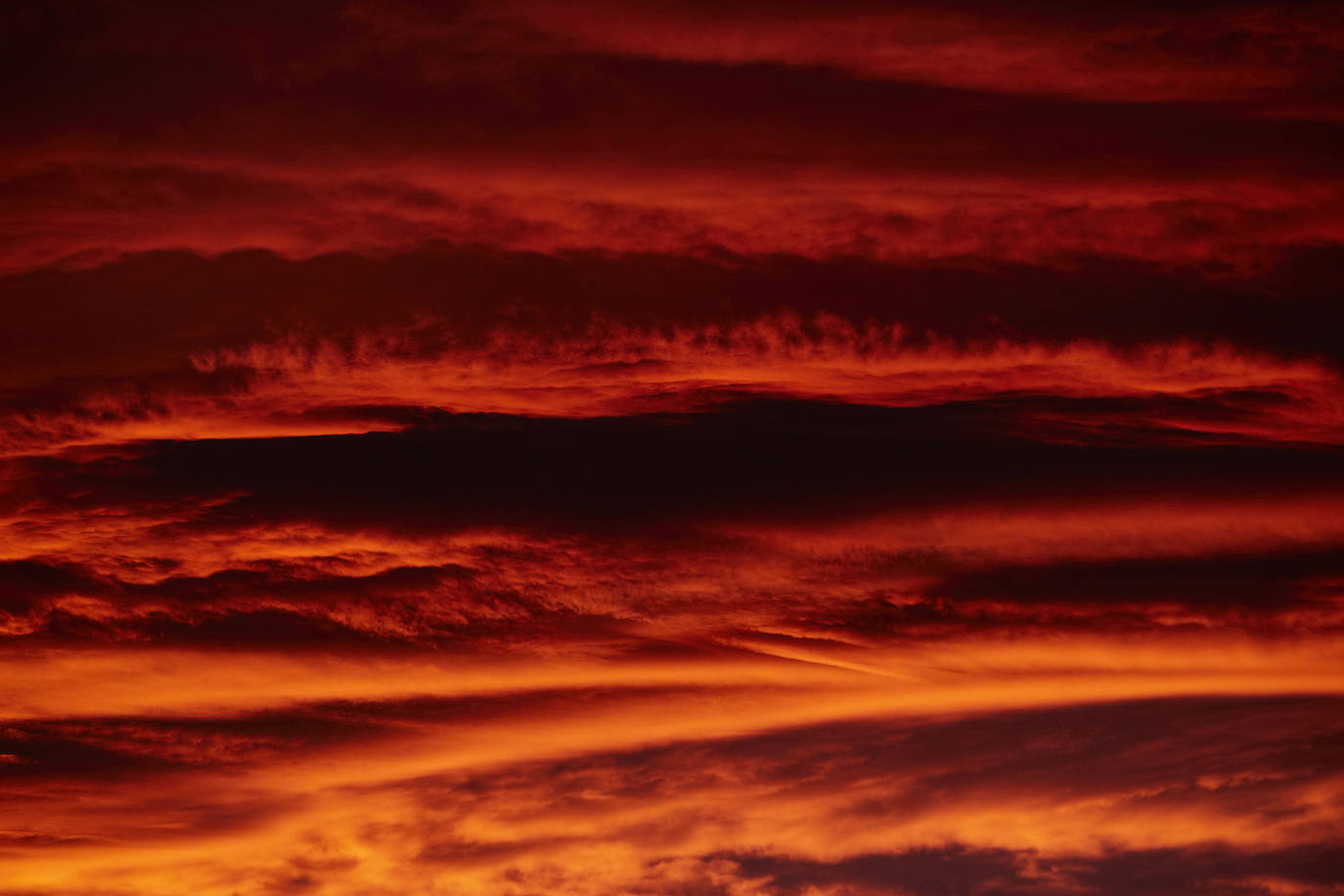 Valencia ha vivido este domingo 27 de diciembre un espectacular atardecer. Un fenómeno conocido con candilazo. 