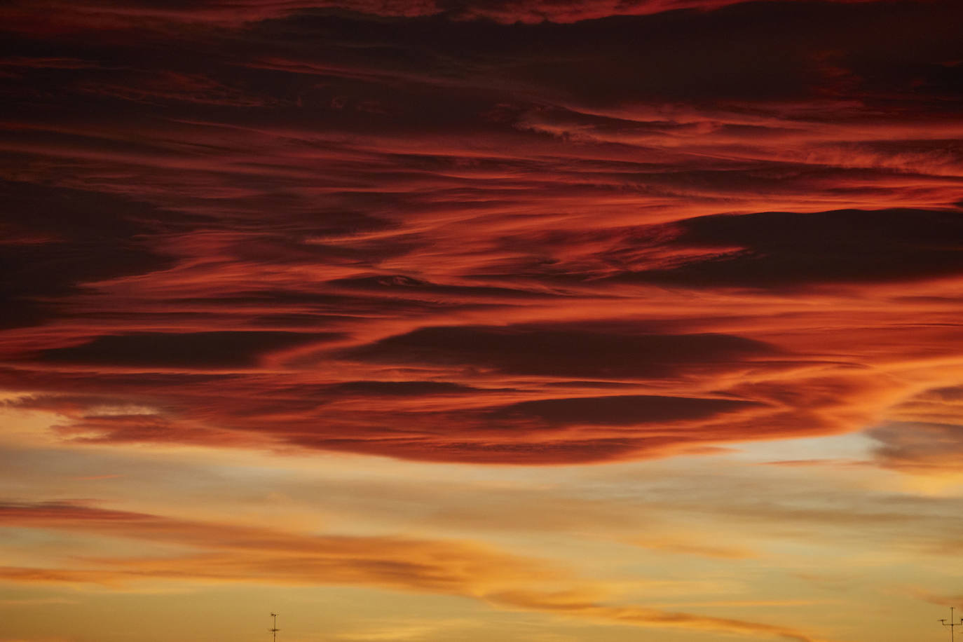 Valencia ha vivido este domingo 27 de diciembre un espectacular atardecer. Un fenómeno conocido con candilazo. 