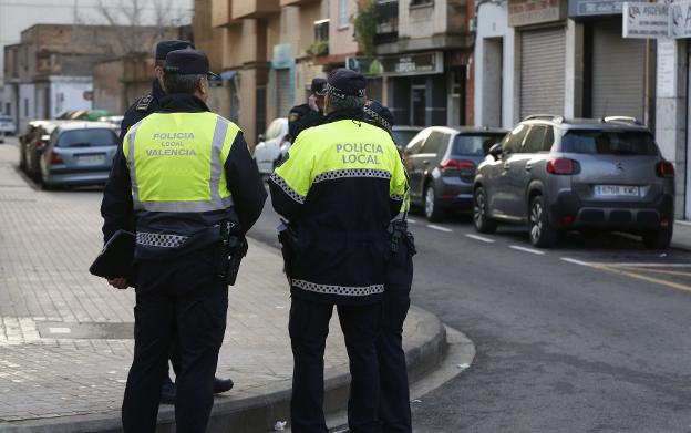 La Policía Local confisca medio millón de mascarillas y fármacos anticovid