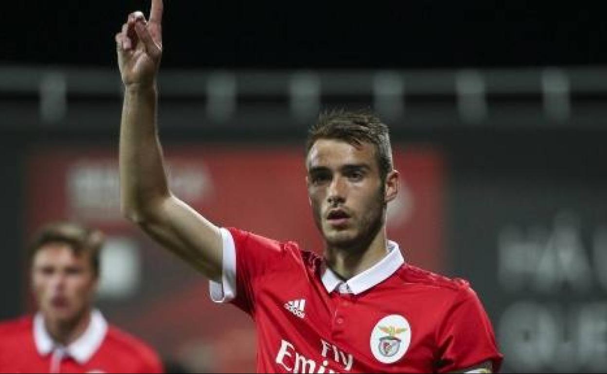 Ferro, con el Benfica