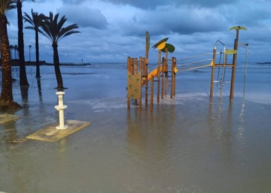 Imagen secundaria 1 - Estampas de la playa de La Goleta de Tavernes, del Arenal de Xàbia y del litoral de Benicarló. 