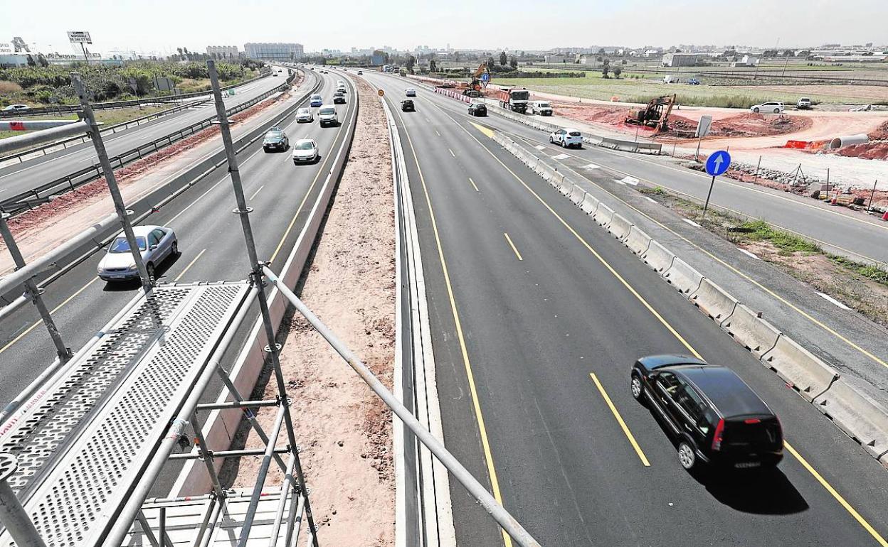 La V-21, una de las carreteras en obras en la Comunitat. 