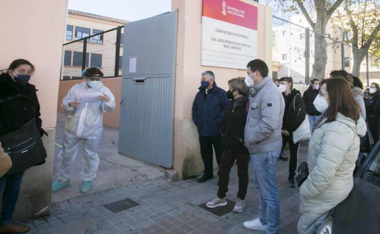 Pruebas PCR en el colegio de educacion especial Ruiz Jimenez.