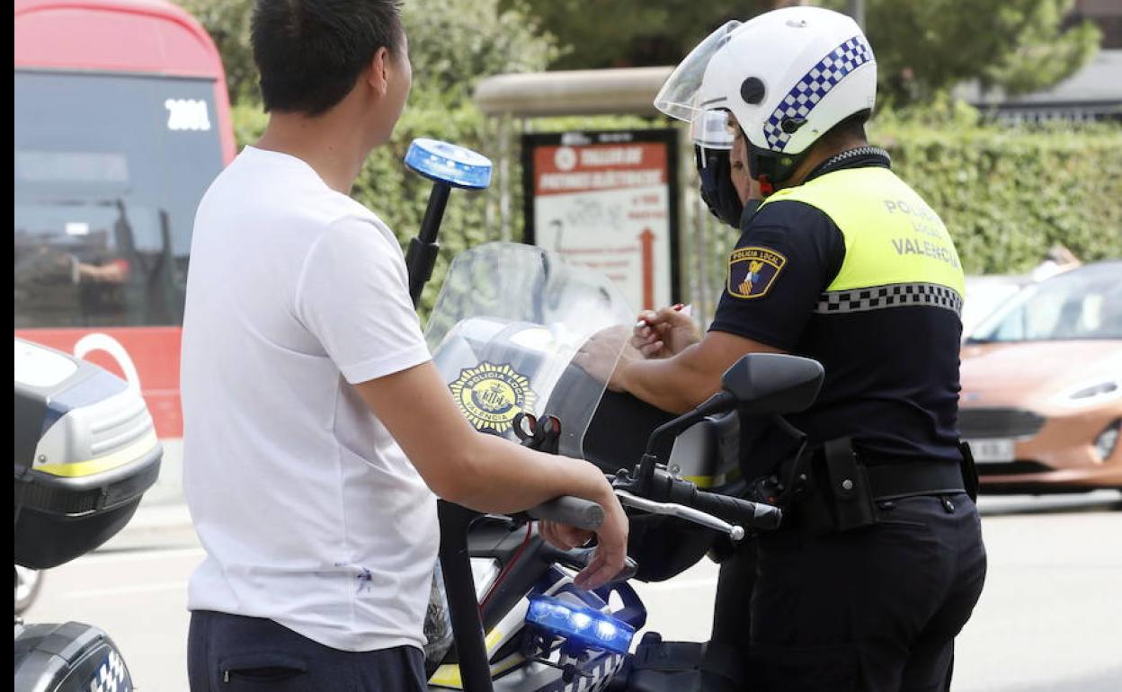 DGT | La DGT insiste con las normas que los conductores de patinetes deben cumplir