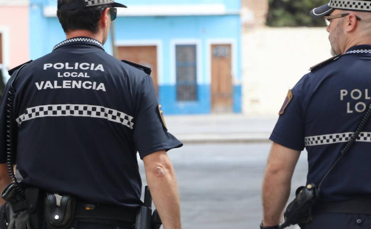 Control policial en una zona de ocio de Valencia. 