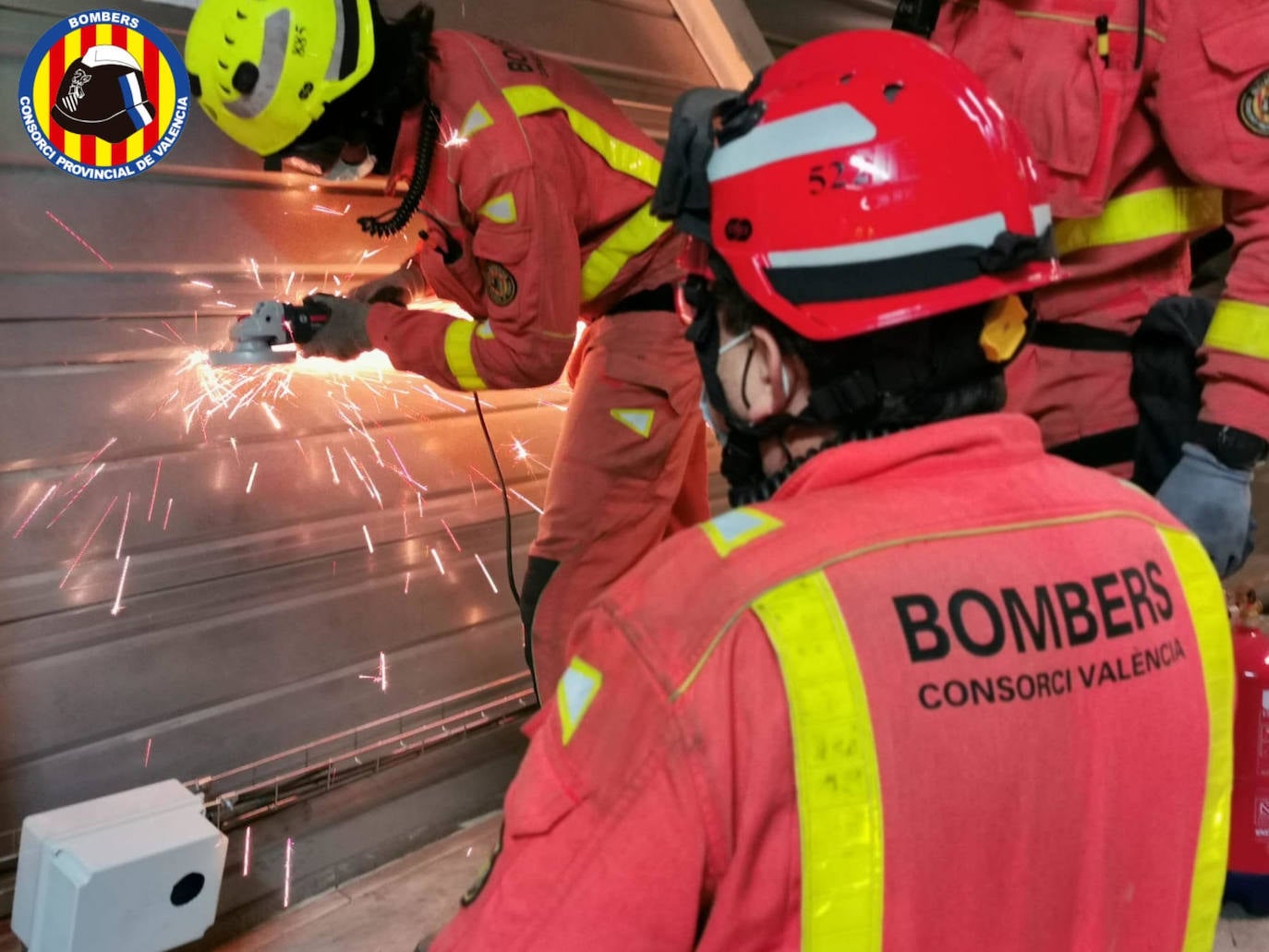 Fotos: &#039;Hortensia&#039; obliga a cerrar parques, jardines y cementerios y provoca incidentes debido a las fuertes rachas de viento