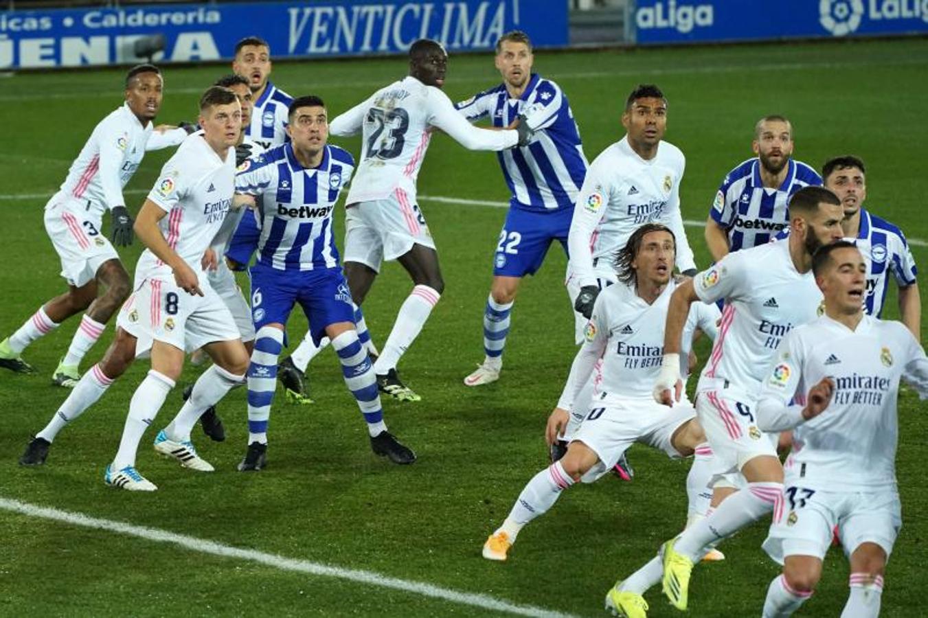 Fotos: Las mejores imágenes del Alavés-Real Madrid