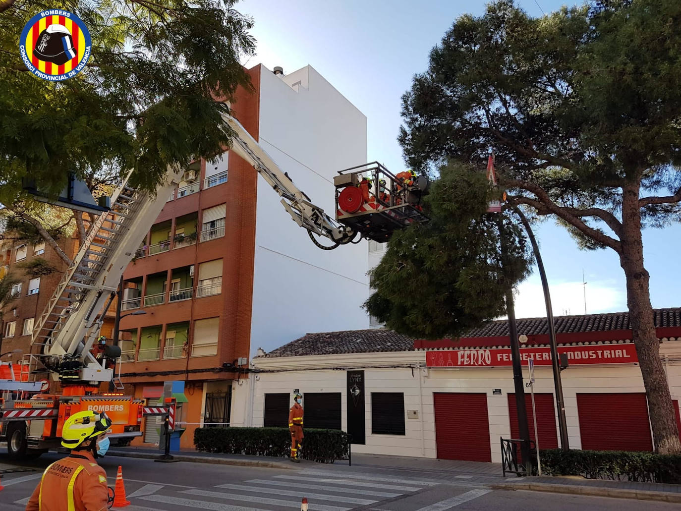 La borrasca deja rachas de hasta 100 km/h en el interior de la provincia de Valencia.