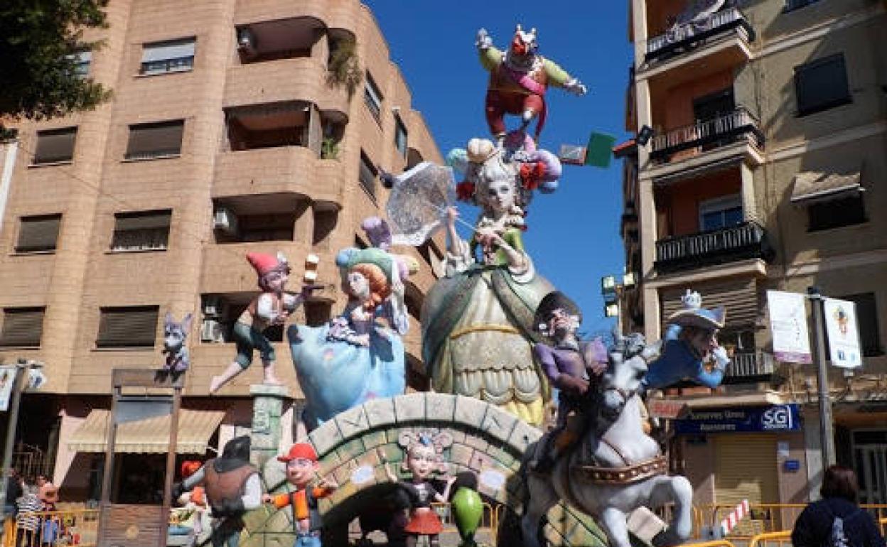 Un monumento fallero de 2019 en Paterna. 