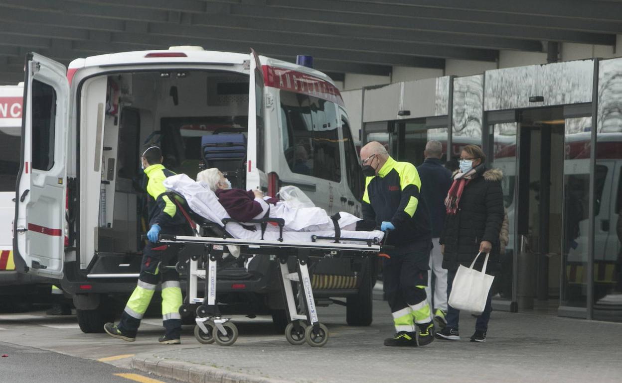 Traslado de un paciente al hospital La Fe.