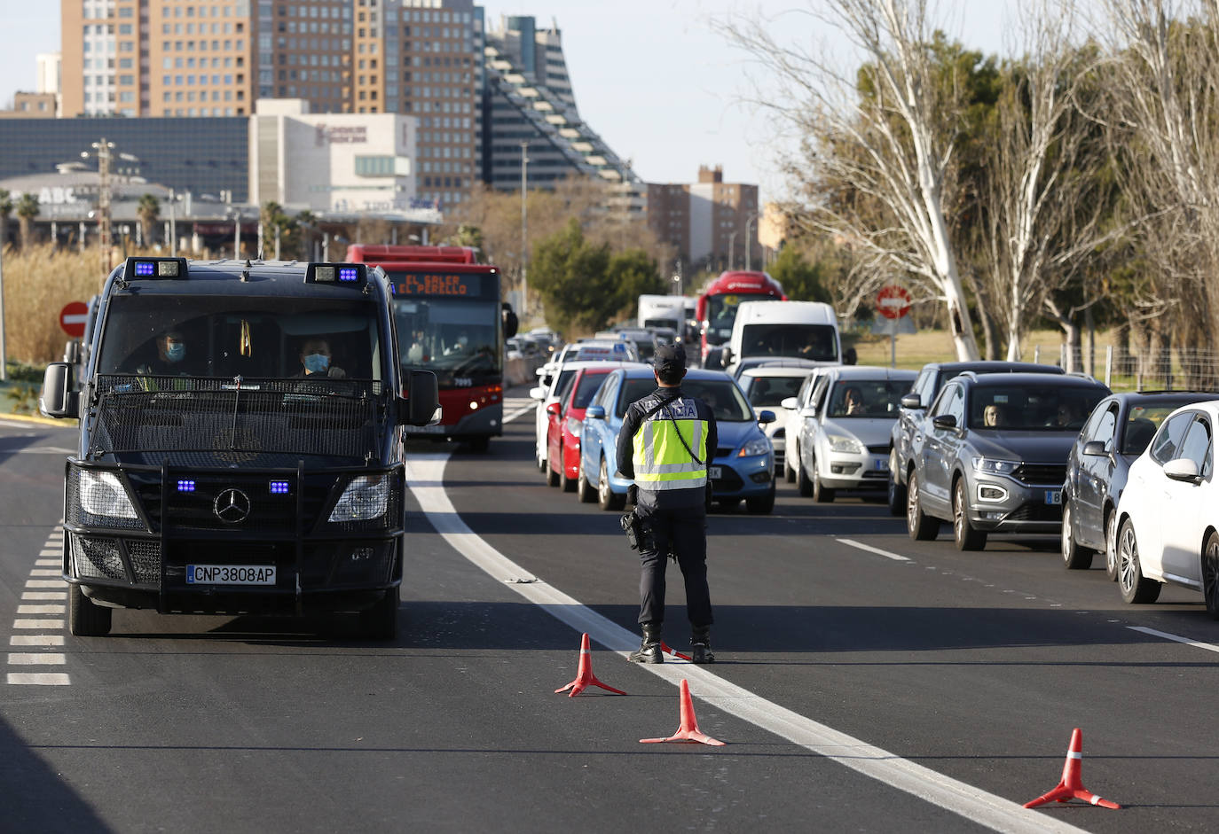 El cierre perimetral de Valencia ha estado blindado por controles policiales durante todo el fin de semana.