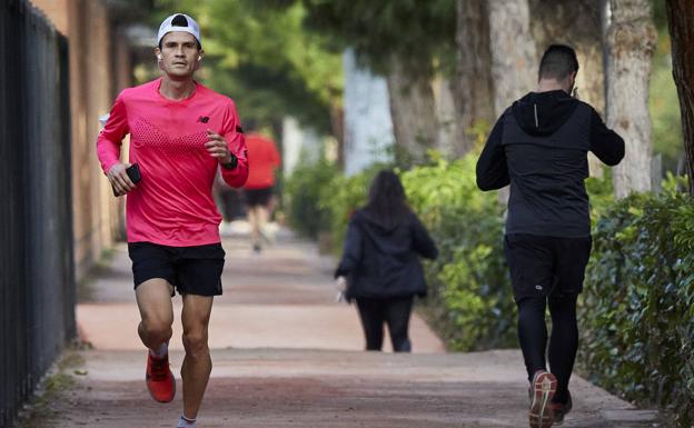 La mascarilla será obligattoria para hacer deporte en áreas urbanas. 