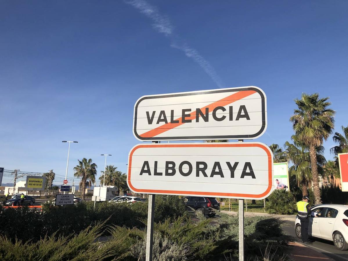 Fotos: Atascos en Valencia antes del cierre perimetral de la ciudad