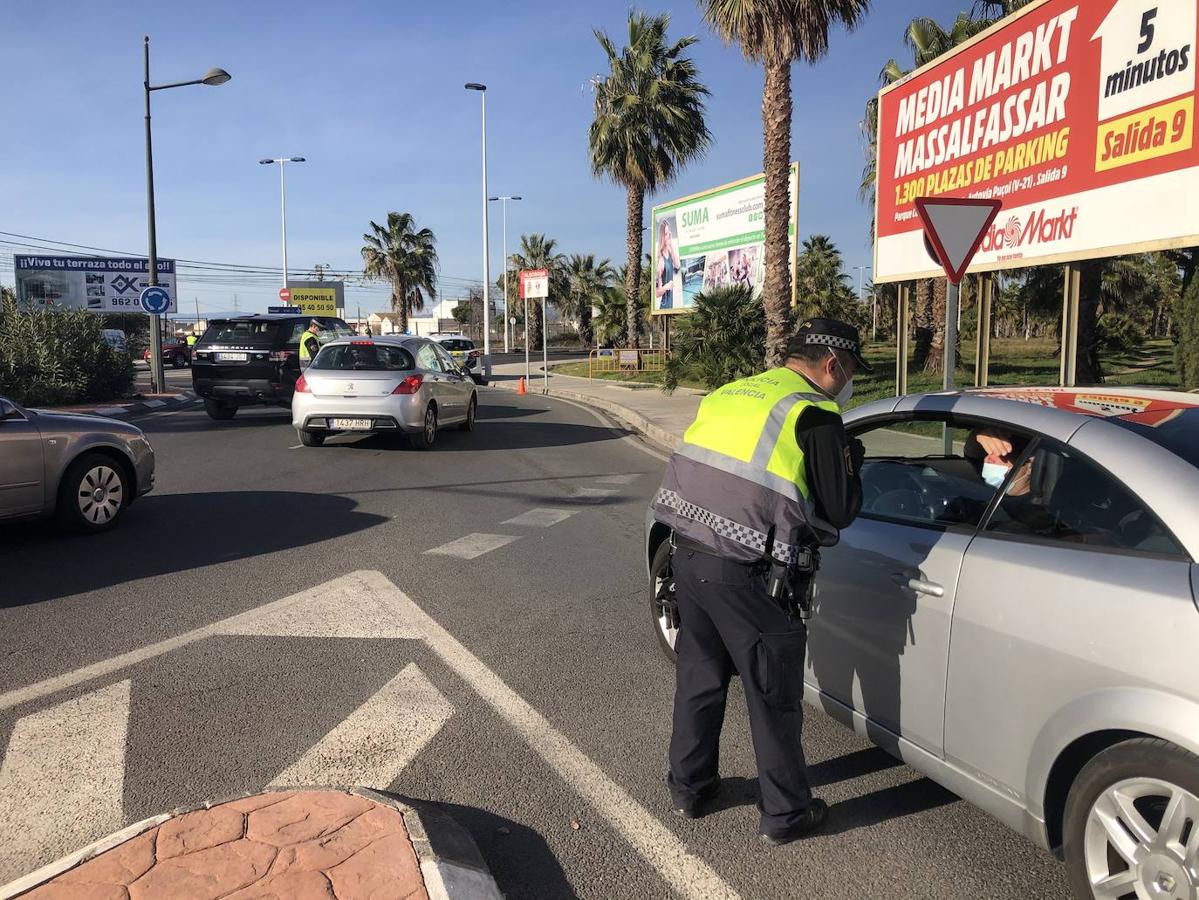 Fotos: Atascos en Valencia antes del cierre perimetral de la ciudad