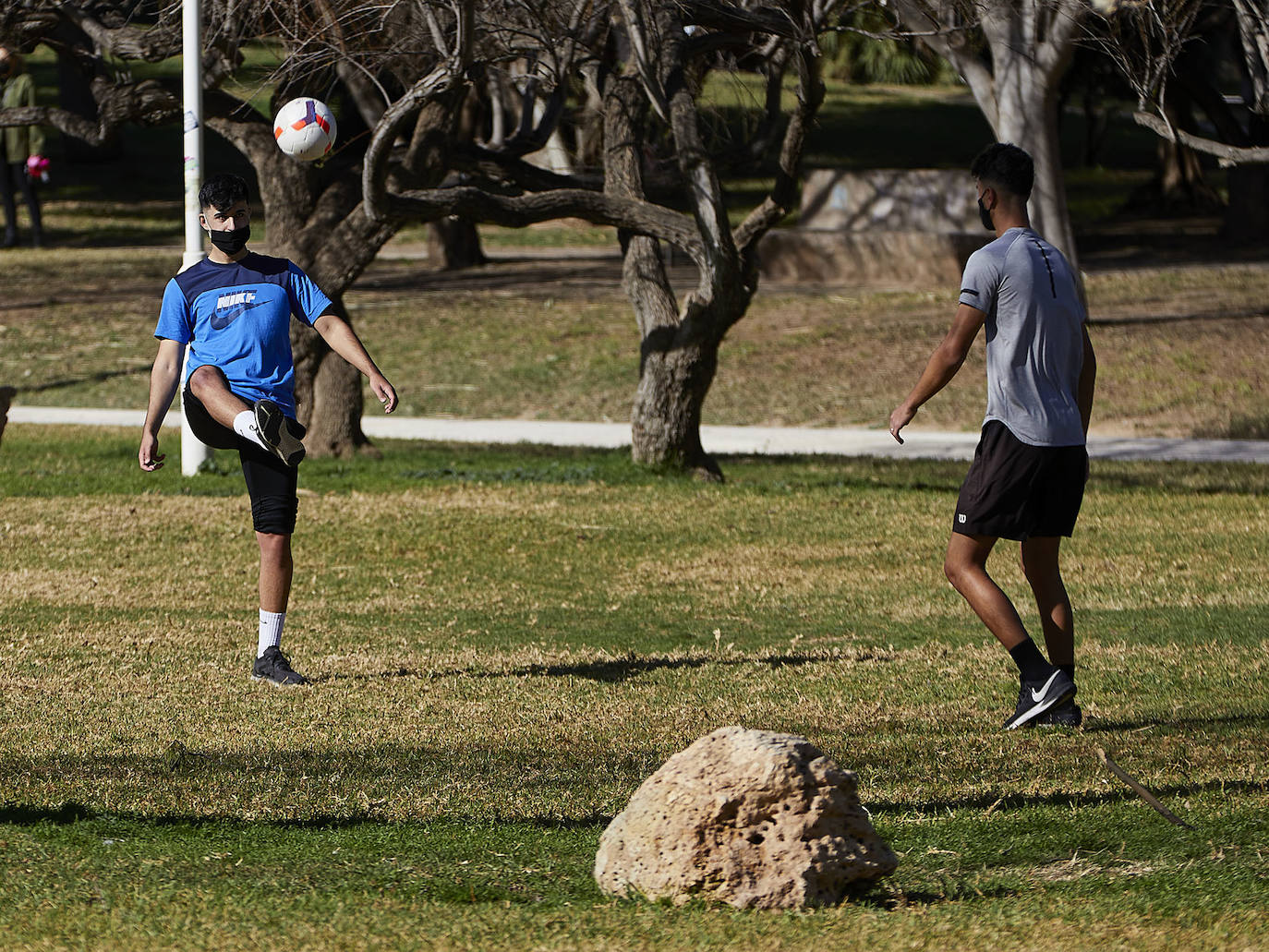 El deporte, con mascarillas en Valencia